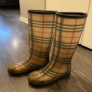 Burberry House Check Pattern Rubber Rain Boots